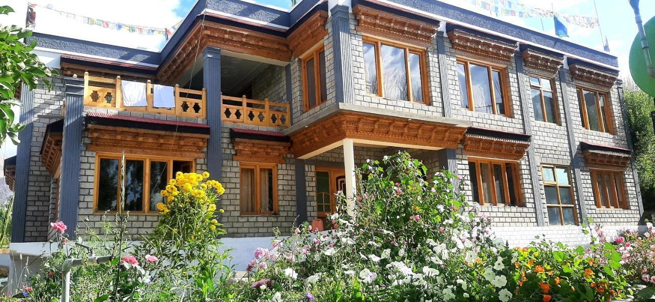 Ladakh Country Inn Leh Ngoại thất bức ảnh
